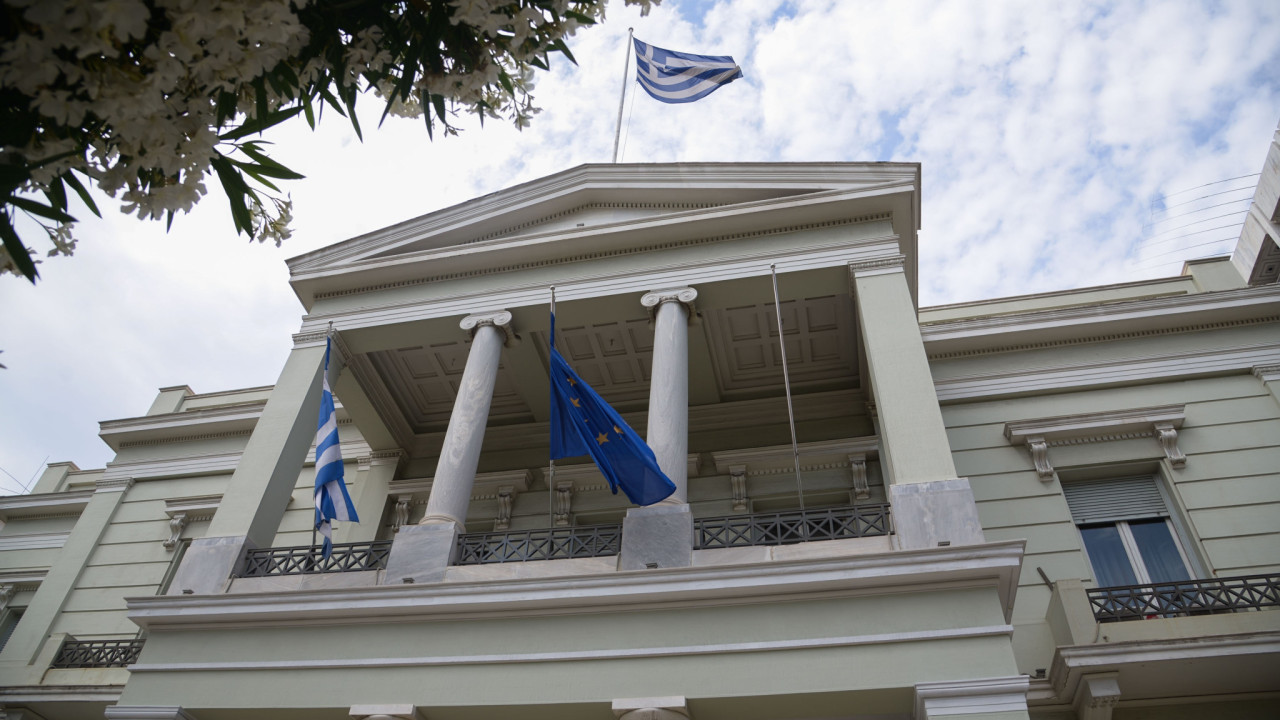 Απάντηση της Αθήνας στην Άγκυρα: «Η Τουρκία δεν έχει δικαίωμα να απειλεί την Ελλάδα με πόλεμο»