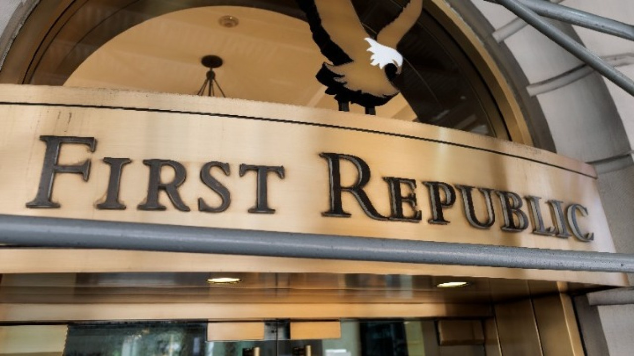 ΗΠΑ: Υπό διαπραγμάτευση συμφωνία για τη διάσωση της First Republic Bank