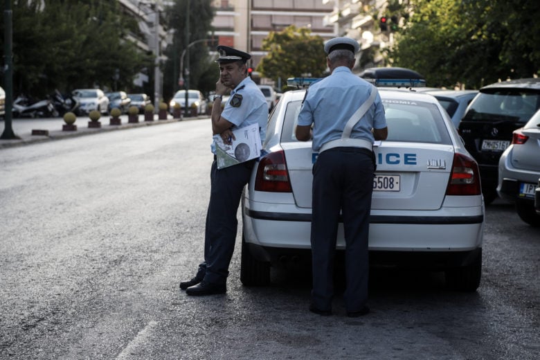 Πρωταθλητές στην παραβατικότητα οι Έλληνες οδηγοί – Οι αριθμοί τα λένε όλα – News.gr