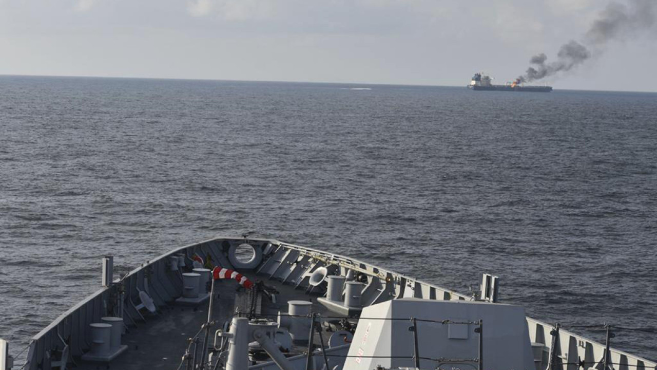 Ερυθρά Θάλασσα: Ελληνόκτητο πλοίο δέχθηκε πυραυλική επίθεση από τους Χούθι