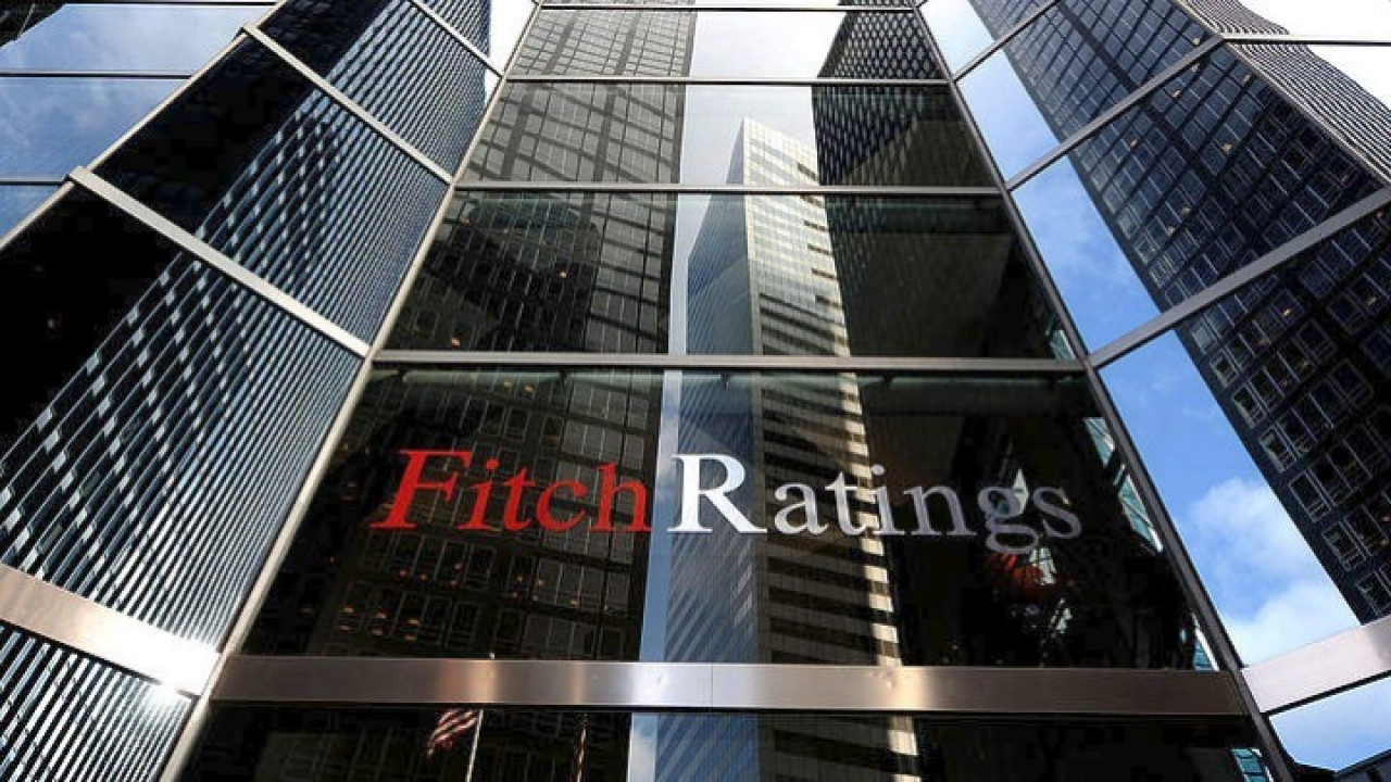 Οίκος Fitch: Αμετάβλητο το αξιόχρεο της Ελλάδας στο ΒΒΒ- με σταθερό outlook