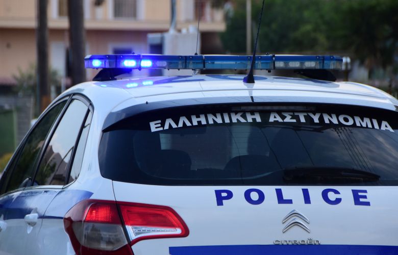 Δραπέτης από τις φυλακές Κσσάνδρας μαχαίρωσε 25χρονη και της έκλεψε 2.000 ευρώ – News.gr