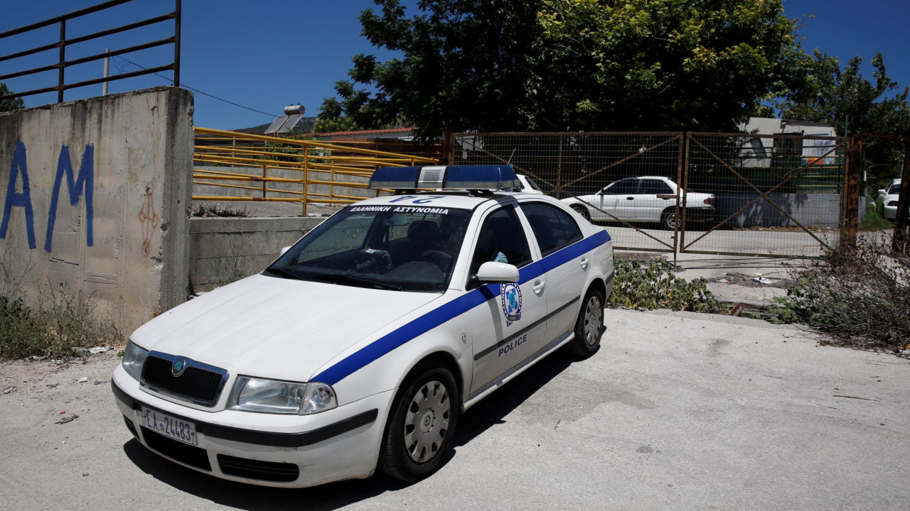 Aστυνομική επιχείρηση σε οικισμούς στο Μενίδι - 10 συλλήψεις