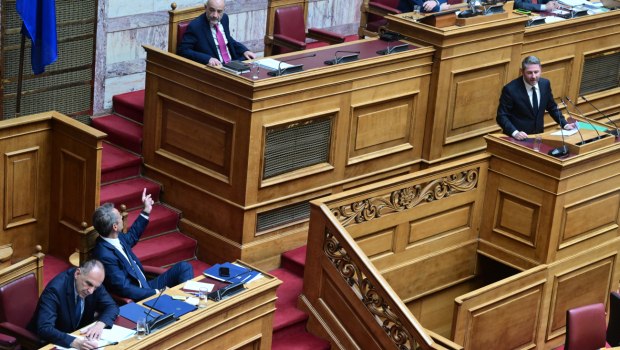 Επιμένει ο Ανδρουλάκης για την ακρίβεια και το ιδιωτικό χρέος - Επανακαταθέτει επίκαιρη ερώτηση στον Μητσοτάκη