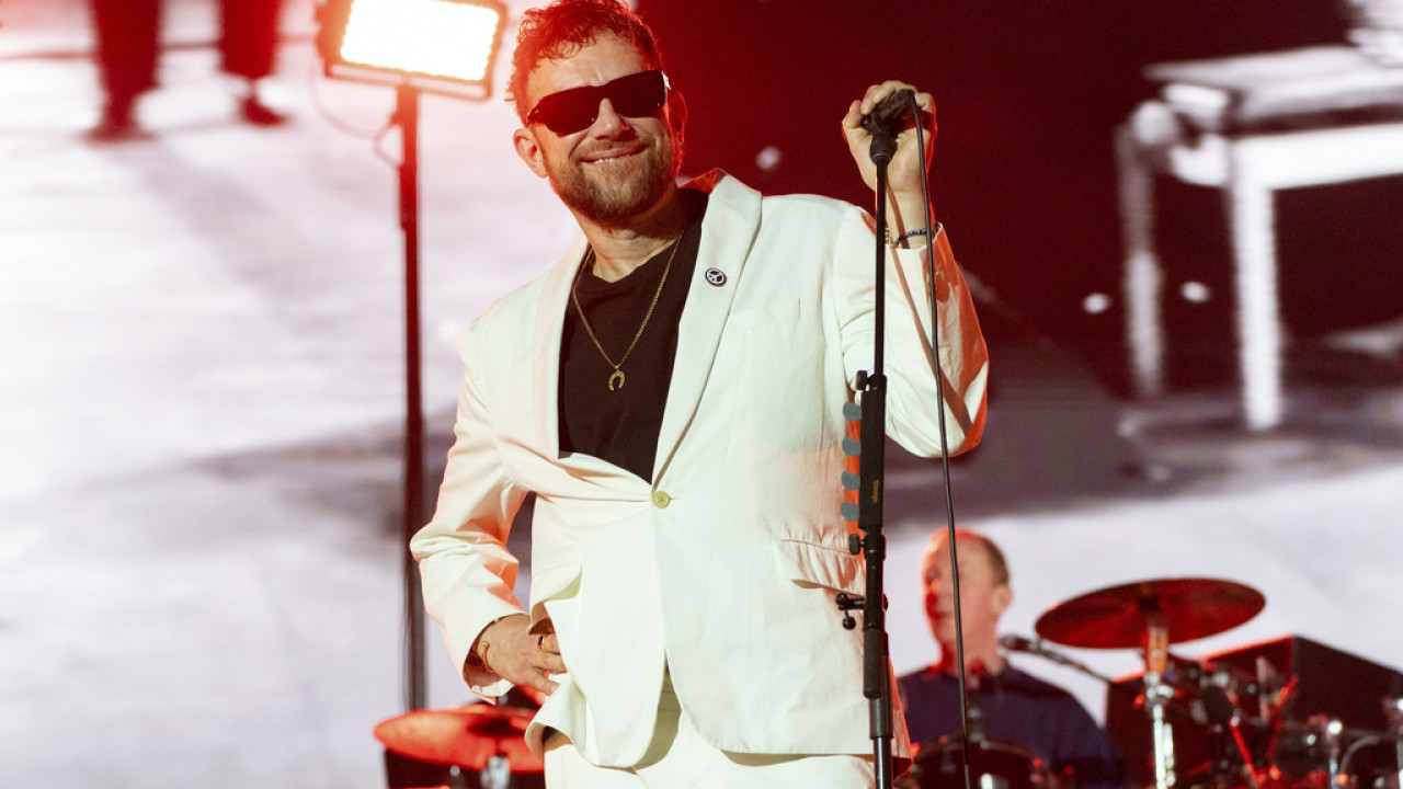 Ντέιμον Άλμπαρν: Οι Oasis έκαναν την Britpop να μοιάζει με το μεγαλύτερο πράγμα στη Γη
