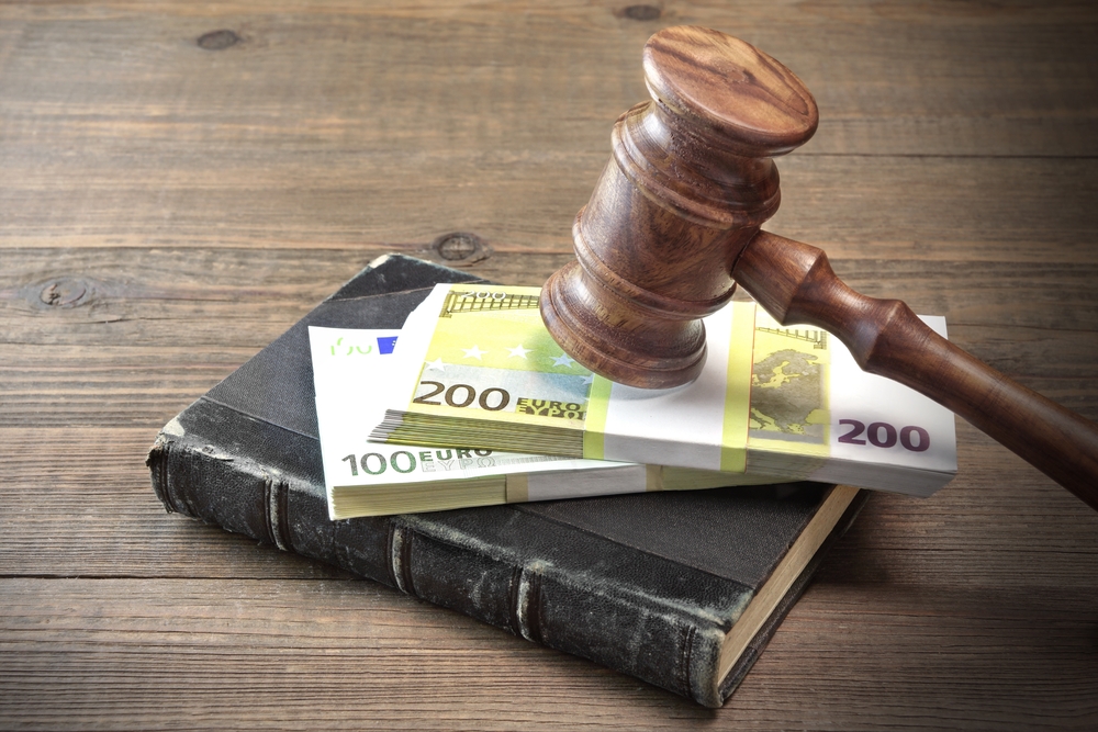 Ολομέλεια Δικηγορικών Συλλόγων: Απολύτως εσφαλμένες οι διατάξεις της 2085/2025 εγκυκλίου της ΑΑΔΕ