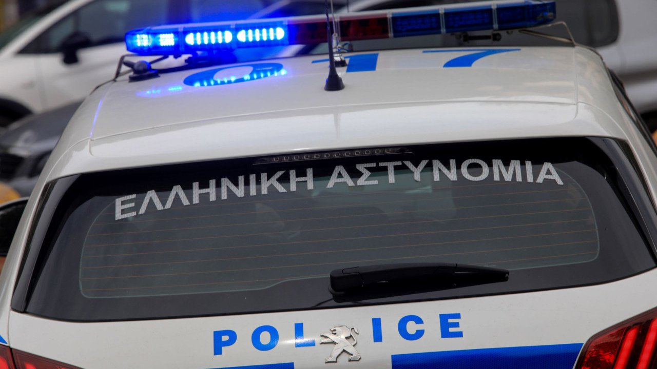 Με κλεμμένο όχημα συνελήφθη 25χρονος τράπερ στη Γλυφάδα