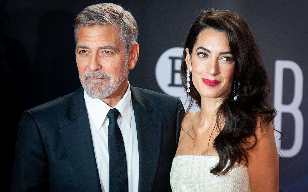 Ο Τζορτζ Κλούνεϊ, η σύζυγός του Αμάλ και τα παιδιά τους απέκτησαν τη γαλλική υπηκοότητα