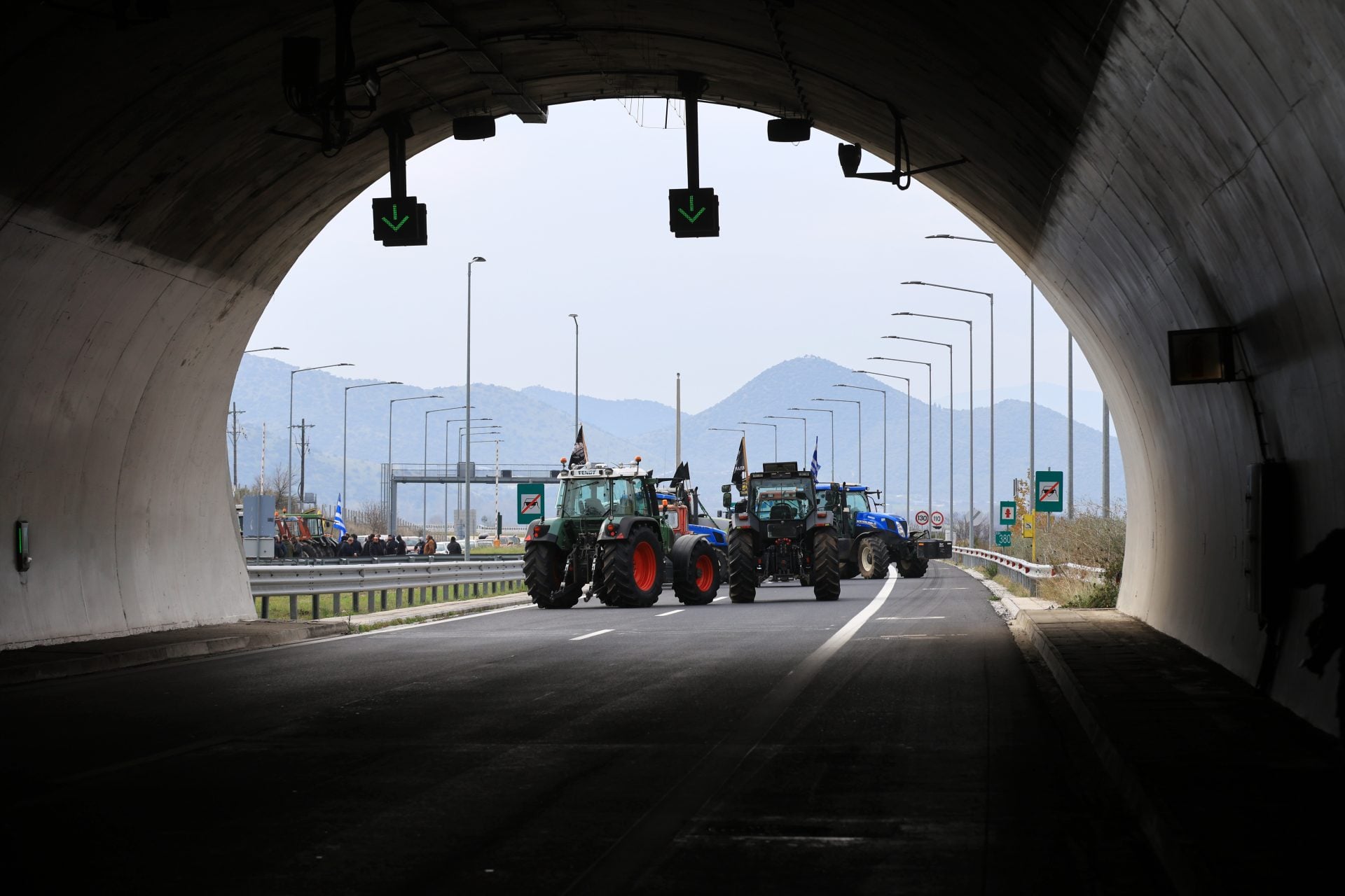 Τρακτέρ και ΟΠΕΚΕΠΕ λάβωσαν την κυβέρνηση