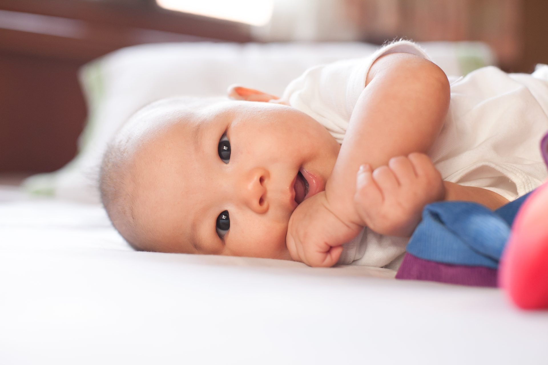 Κινέζος δισεκατομμυριούχος φέρεται να απέκτησε 100 παιδιά μέσω παρένθετων μητέρων στις ΗΠΑ