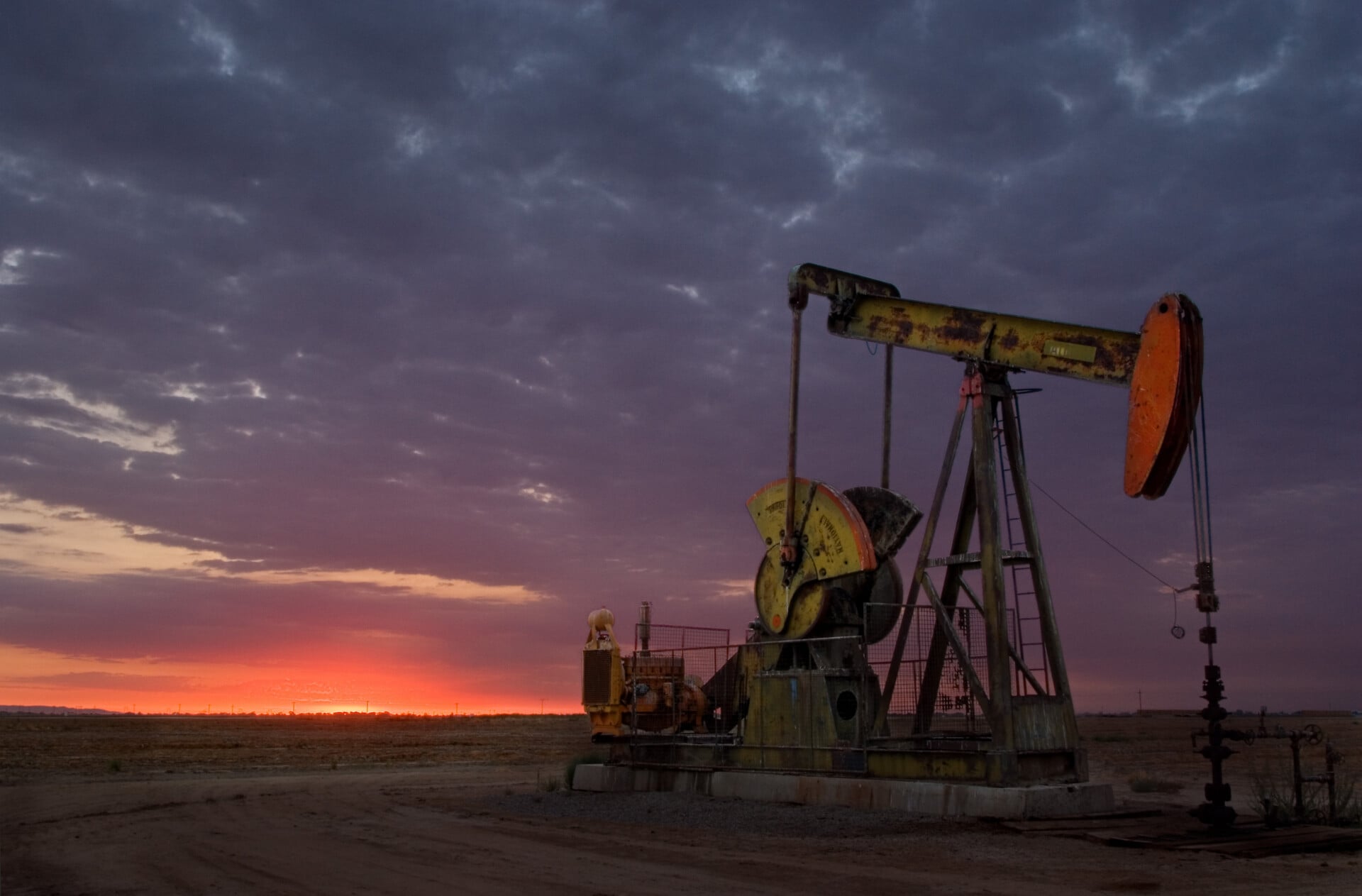 Οριακή άνοδος καθώς η αγορά αξιολογεί τους αυξανόμενους κινδύνους για την προσφορά