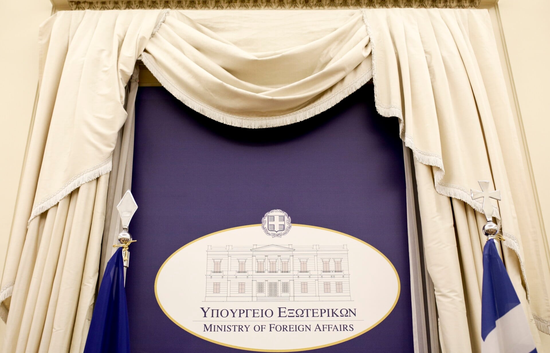 Απάντηση ΥΠΕΞ στον Μίτσκοσκι για τα περί «μακεδονικής γλώσσας»