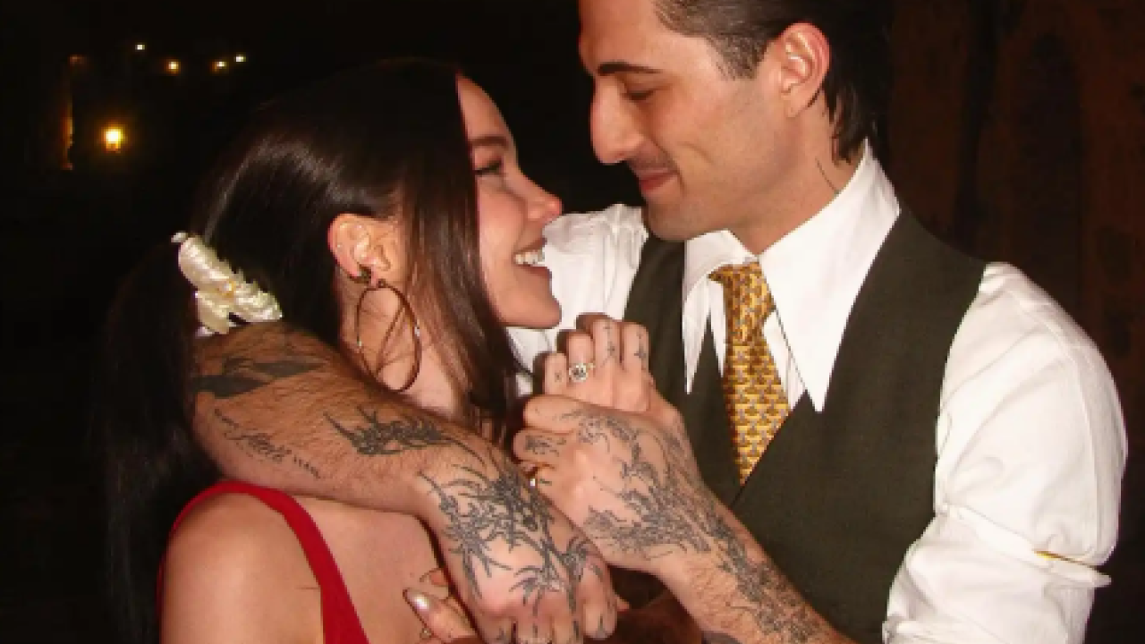 Ο Νταμιάνο Ντάβιντ επιβεβαίωσε τον αρραβώνα του με την Ντοβ Κάμερον