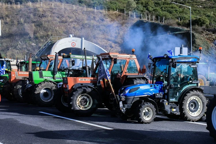 Σε τροχιά αποκλιμάκωσης οι αγρότες ενόψει της συνάντησης με τον πρωθυπουργό, αλλά «δεν τίθεται θέμα λήξης των κινητοποιήσεων»