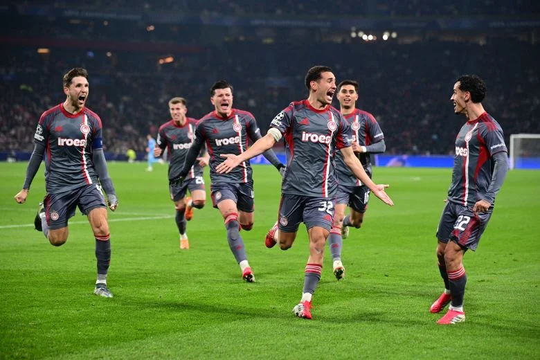 Μεγάλη νίκη στο Άμστερνταμ και θρυλική πρόκριση στα νοκ άουτ του Champions League – News.gr