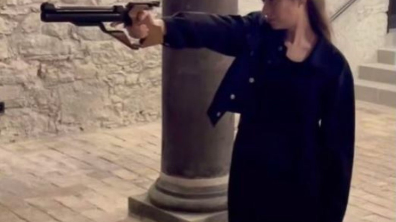 Ελβετία: Πρόστιμο σε πολιτικό που χρησιμοποίησε εικόνα της Παναγίας ως στόχο σκοποβολής