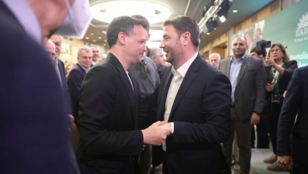 Επίθεση Δούκα και Γερουλάνου σε Ανδρουλάκη με πρόφαση τη «βελόνα» του ΠΑΣΟΚ, που φροντίζουν με τη στάση τους να μην κουνηθεί