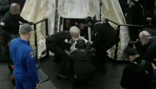 Astronauts leave space craft