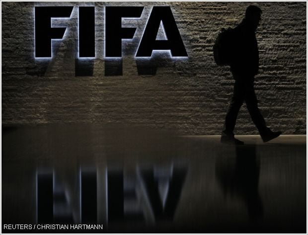 χρήματα στη Ρωσία ή κυρώσεις