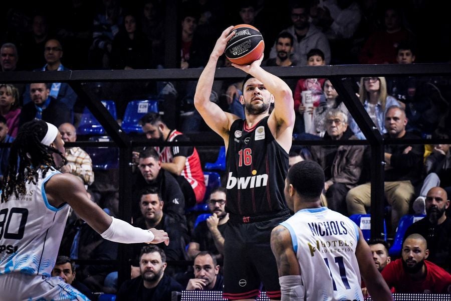 «Ίδρωσε» στη Ρόδο ο Ολυμπιακός