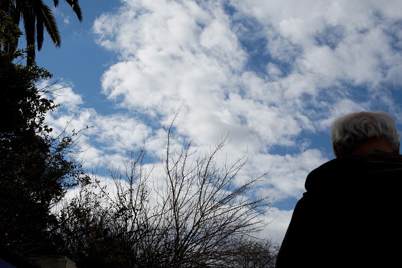 Λίγες νεφώσεις παροδικά αυξημένες με τοπικές βροχές – Πού θα είναι πιο έντονα τα φαινόμενα – News.gr