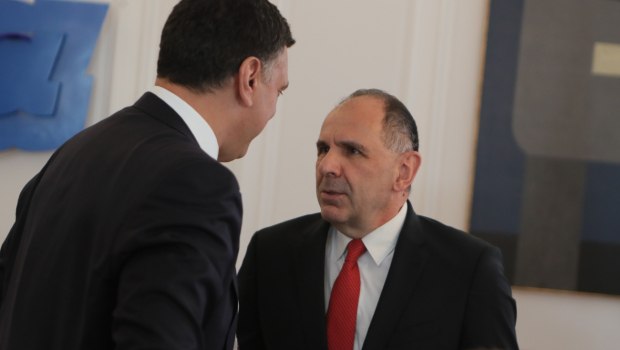 Συνάντηση Κικίλια - Γεραπετρίτη μετά τις επιθέσεις με drones σε ελληνόκτητα τάνκερ στη Μαύρη Θάλασσα