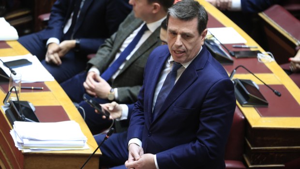 Άγριος καυγάς Καρίδη - Κωνσταντοπούλου στη Βουλή και καρφιά Δένδια στον συνάδελφό του: «Άσε μας κουκλίτσα μου»