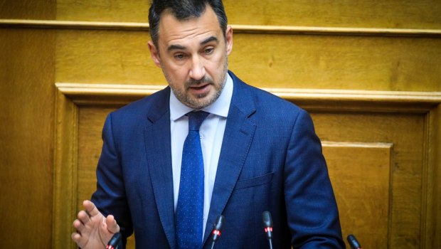 Χαρίτσης: Δεν μπορεί οι προσωπικές επιδιώξεις του Μητσοτάκη να στρέφονται σε βάρος των εθνικών συμφερόντων