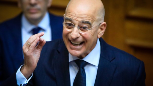 Εξηγήσεις με εντάσεις Δένδια - Καιρίδη στη Βουλή μετά τη καταιγίδα: «Εγώ δεν είμαι Μπογδάνος, τι είσαι παιδαγωγός» - «Δεν έχεις καταλάβει τι έγινε…»