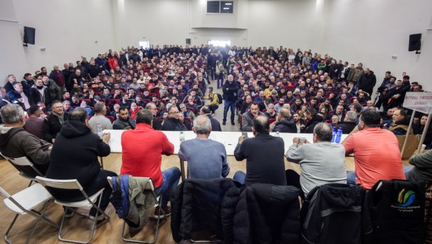 «Η κυβέρνηση υπονομεύει την κουβέντα» καταγγέλλουν οι αγρότες - Εμπλοκή λίγο πριν τη συνάντηση με Μητσοτάκη