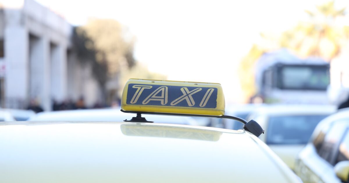 Πανελλαδική η 48ωρη απεργία των ταξί σήμερα και αύριο
