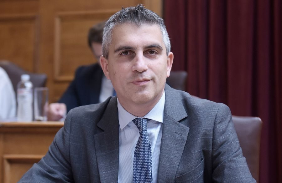 Διευκρινίσεις ζήτησε ο Φάμελλος από τον Φαραντούρη για τις επαφές του με τη Μαρία Καρυστιανού
