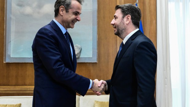 «Λάθος πόρτα χτυπά ο Μητσοτάκης, ας πάει στον Βελόπουλο» ξεκαθαρίζει το ΠΑΣΟΚ