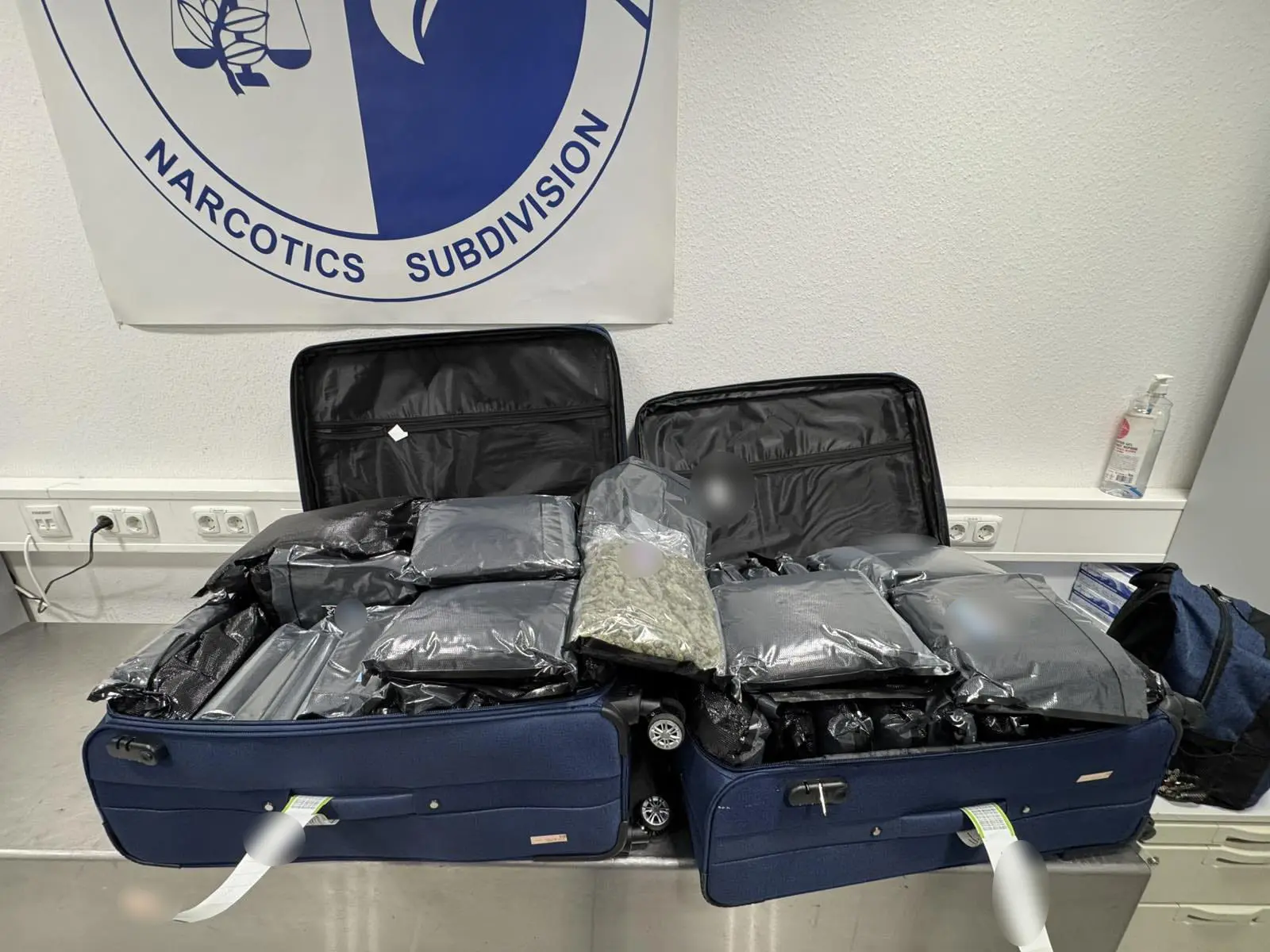 Σύλληψη 3 γυναικών που επιχείρησαν να εξάγουν στην Ιταλία 72 κιλά κάνναβης