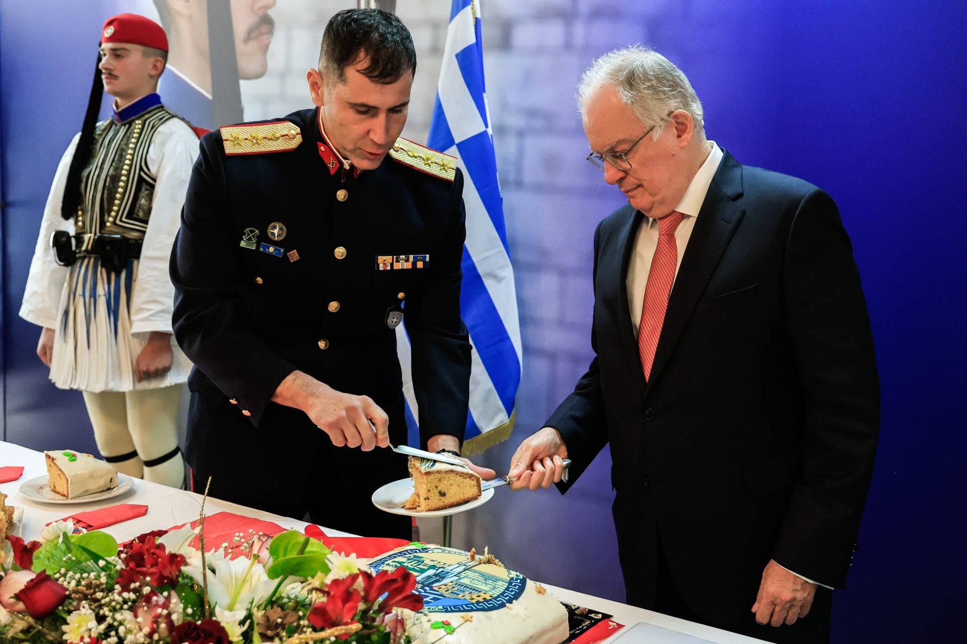 Ατενίζουμε τη νέα χρονιά με μεγαλύτερη αισιοδοξία και σιγουριά