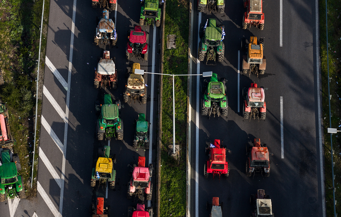 «Μπλόκο» από τους αγρότες Λάρισας και Καρδίτσας της συνάντησης με τον πρωθυπουργό