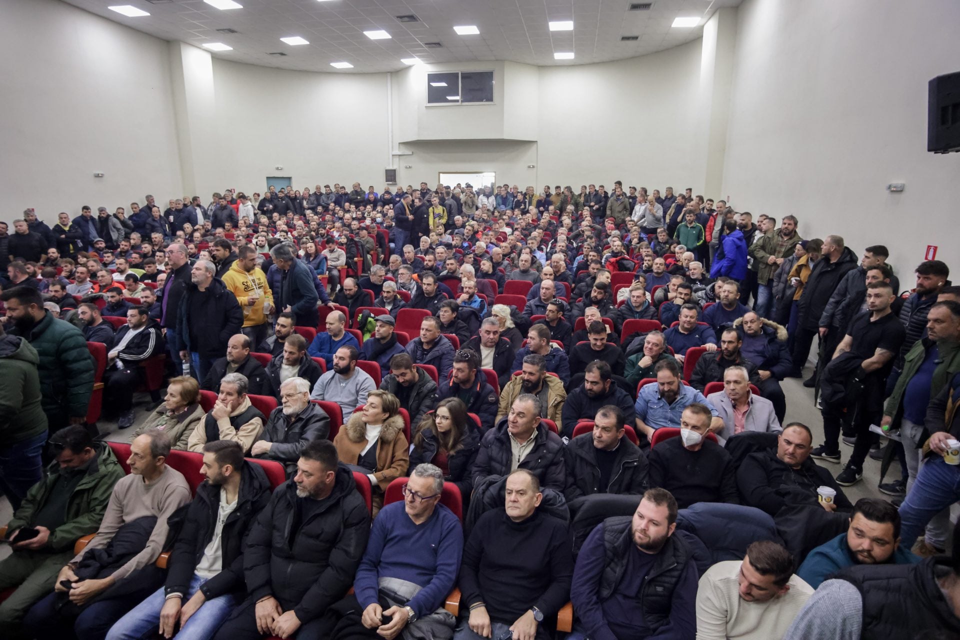 «Ναι» στον διάλογο, «όχι» στο συλλαλητήριο την Τρίτη αποφάσισαν οι αγρότες