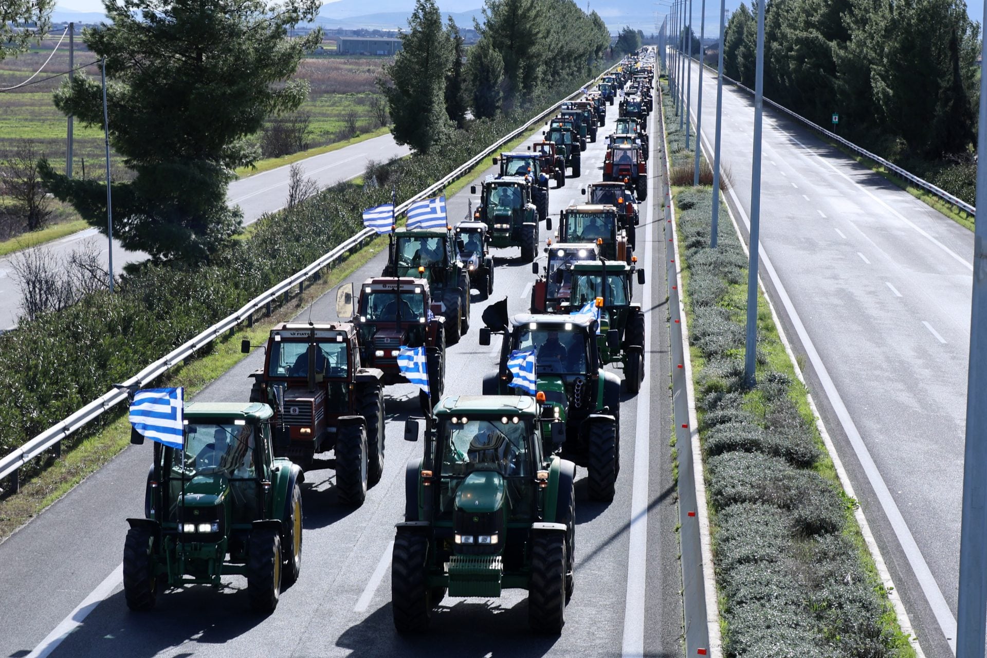 Συνεχίζεται ο αποκλεισμός των σηράγγων στα Τέμπη από τους αγρότες του μπλόκου της Νίκαιας