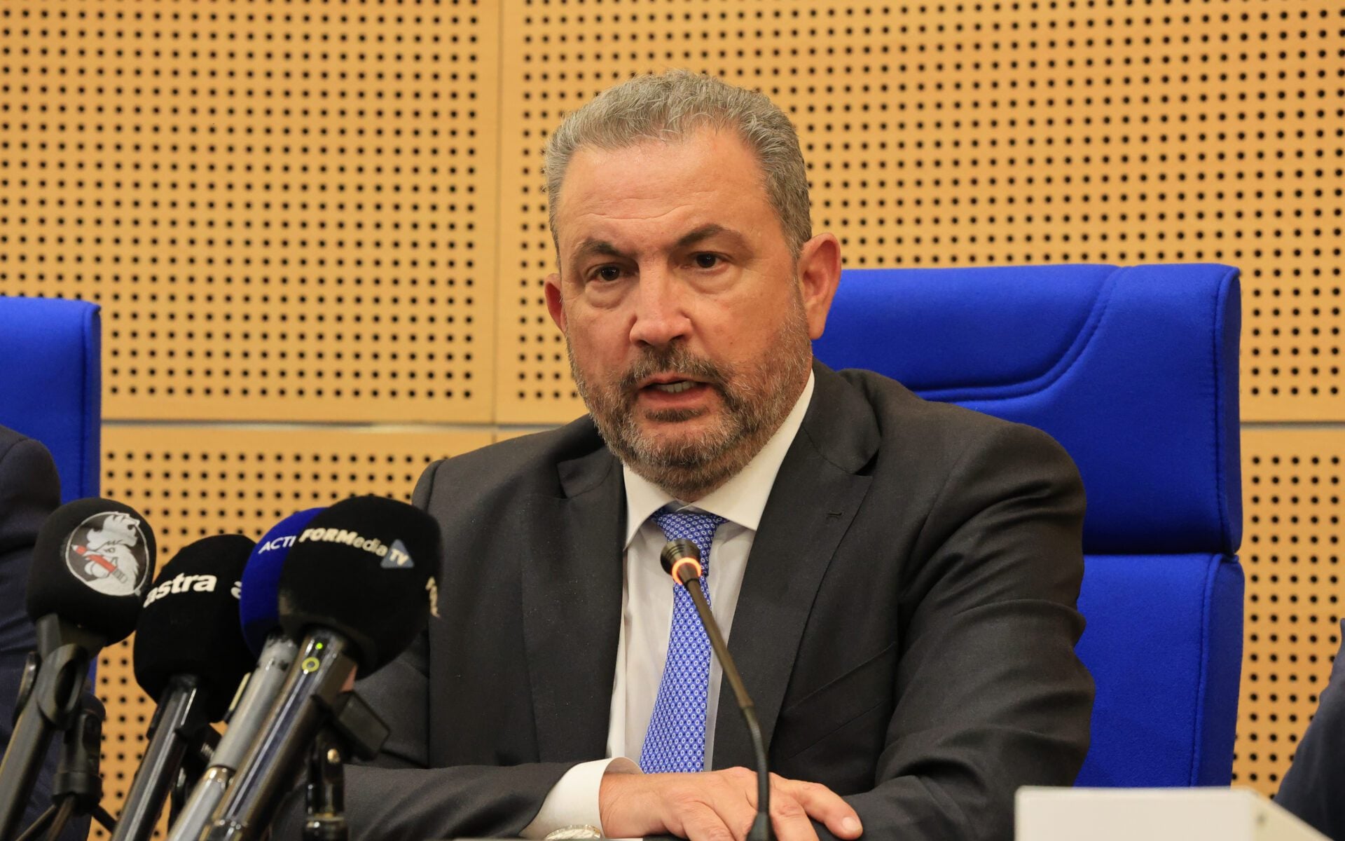 Γιατί ο Εξάρχου «κάνει χώρο» για τους Αμερικανούς