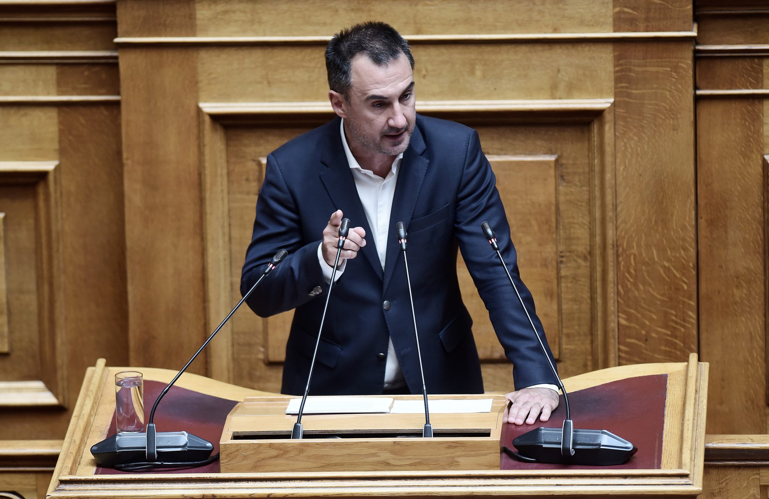 Δύο γραμμές, ένα κόμμα: Η Νέα Αριστερά στο πιο κρίσιμο συνέδριό της