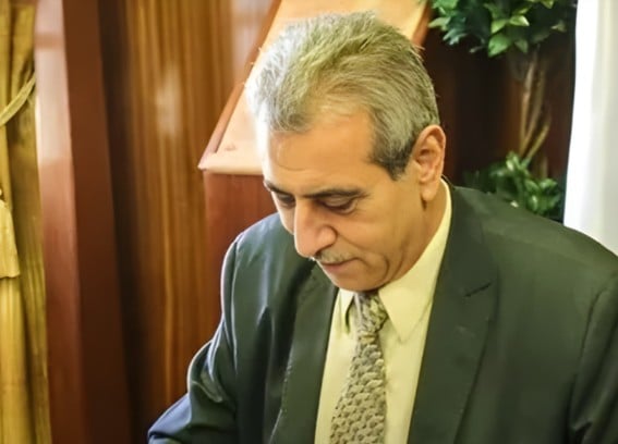 Ποιος είναι ο Παλαιστίνιος που αναλαμβάνει επικεφαλής της Επιτροπής για την ανοικοδόμηση της Γάζας