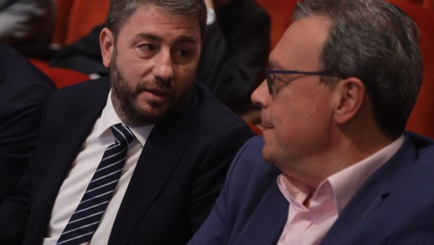 ΠΑΣΟΚ: Ο Ανδρουλάκης καλεί Φάμελλο και Χαρίτση