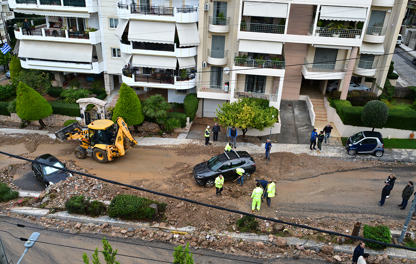 «Αυτό που έγινε δεν το έχουμε ξαναζήσει» λέει ο δήμαρχος – 11 απεγκλωβισμοί πολιτών – News.gr