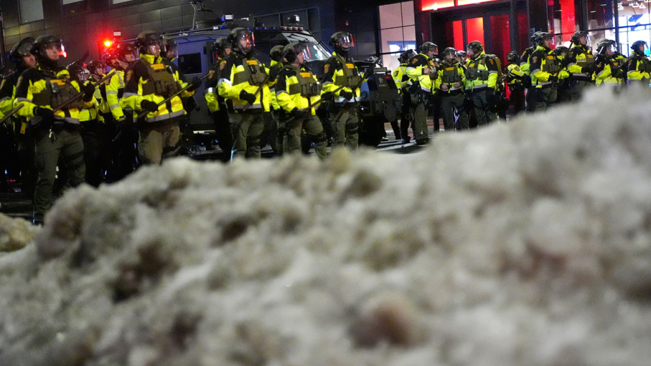 ΗΠΑ: Θα αναπτυχθούν εκατοντάδες επιπλέον αστυνομικοί στη Μινεσότα