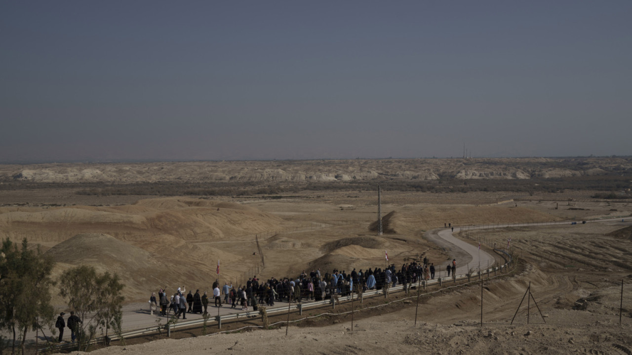 Εβραϊκή πρωινή προσευχή στον τάφο του Ιωσήφ στη Δυτική Όχθη