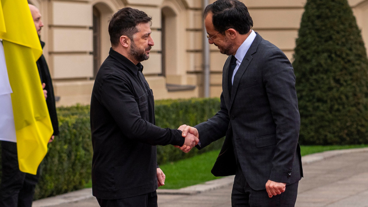 Τηλεφωνική επικοινωνία Χριστοδουλίδη-Ζελένσκι: Στις 7 Ιανουάριου στην Κύπρο ο Ουκρανός πρόεδρος