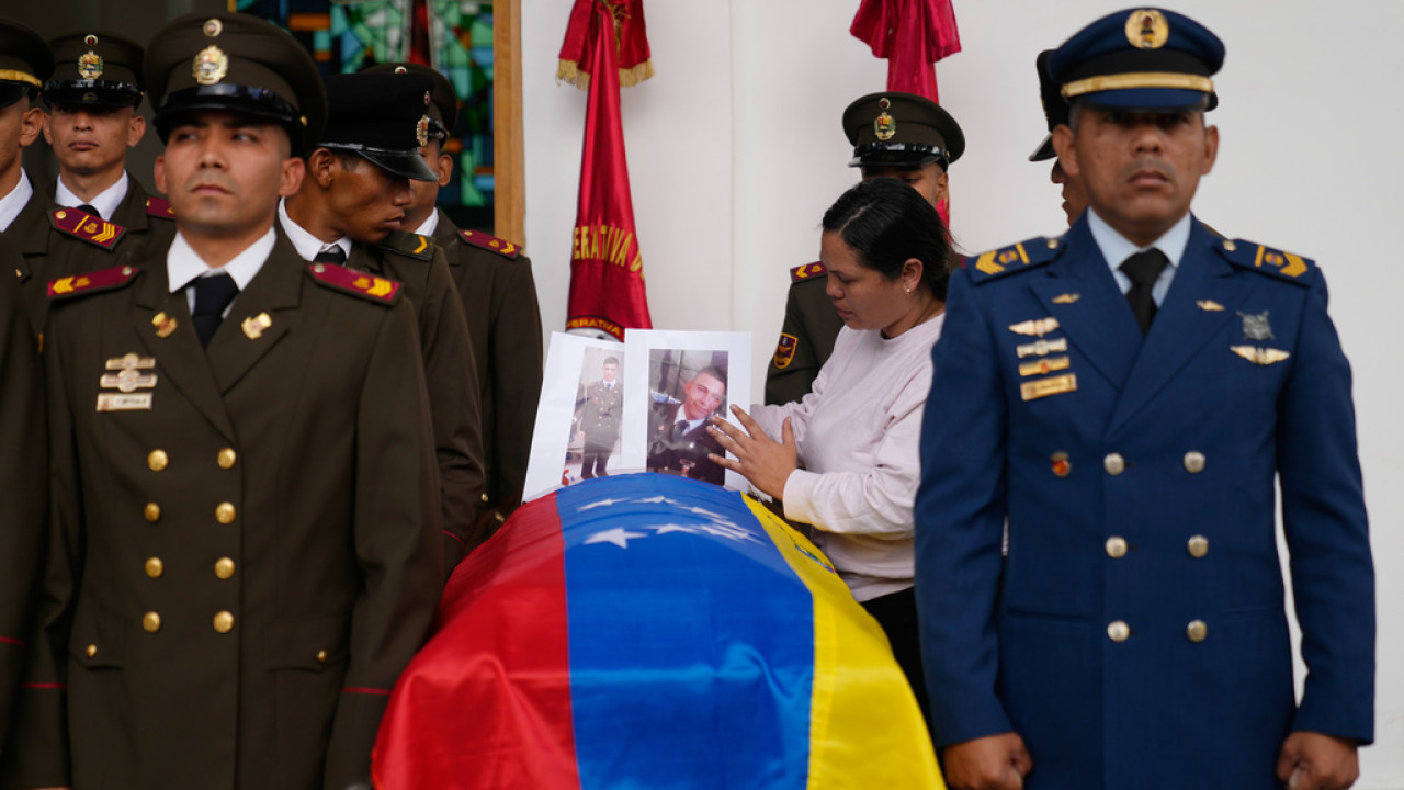 Σαράντα επτά στρατιωτικοί της Βενεζουέλας σκοτώθηκαν στην επιχείρηση των ΗΠΑ