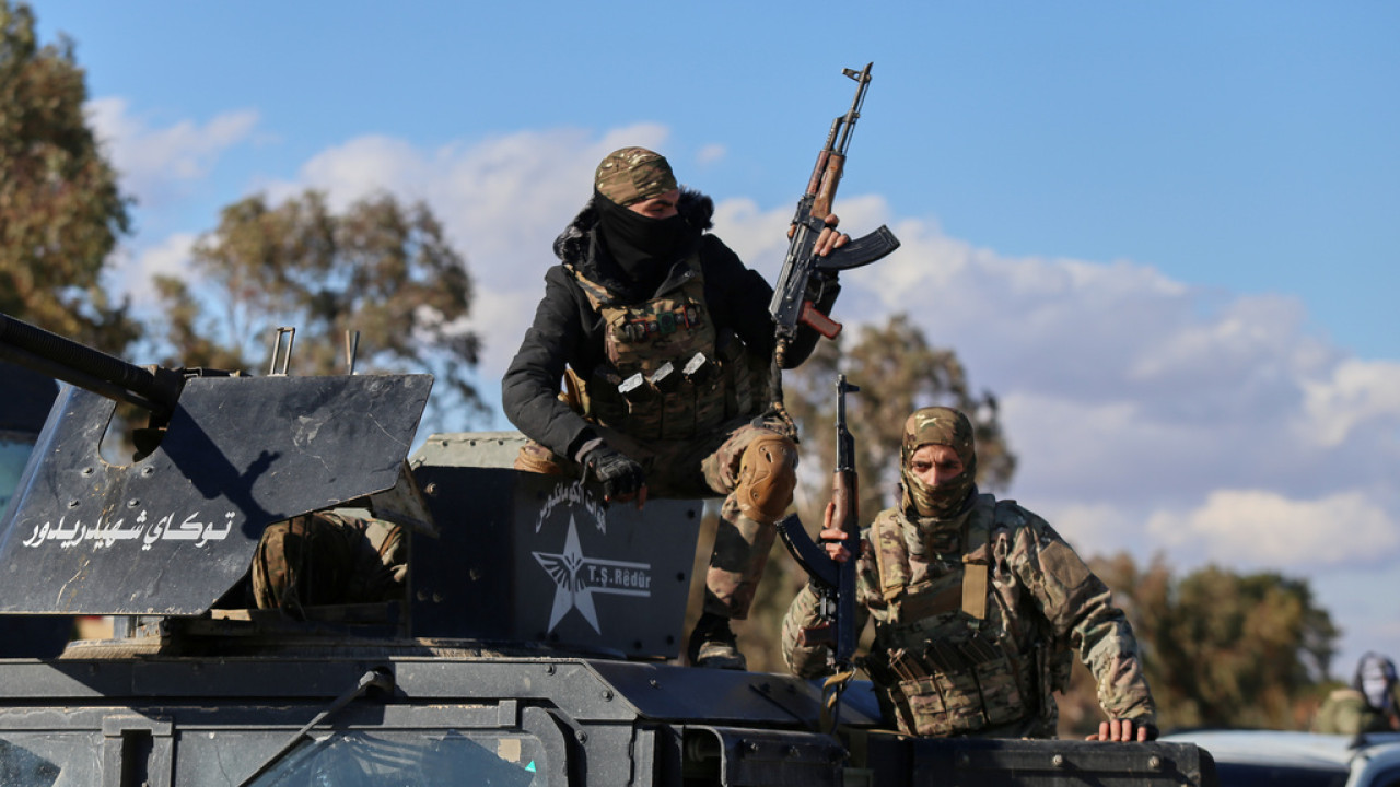 Συρία: Οι Συριακές Δημοκρατικές Δυνάμεις, που δημιουργήθηκαν και μετά εγκαταλείφθηκαν από τις ΗΠΑ