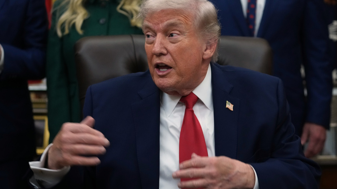 Τραμπ: Εξετάζει νέες στρατιωτικές επιλογές κατά του Ιράν