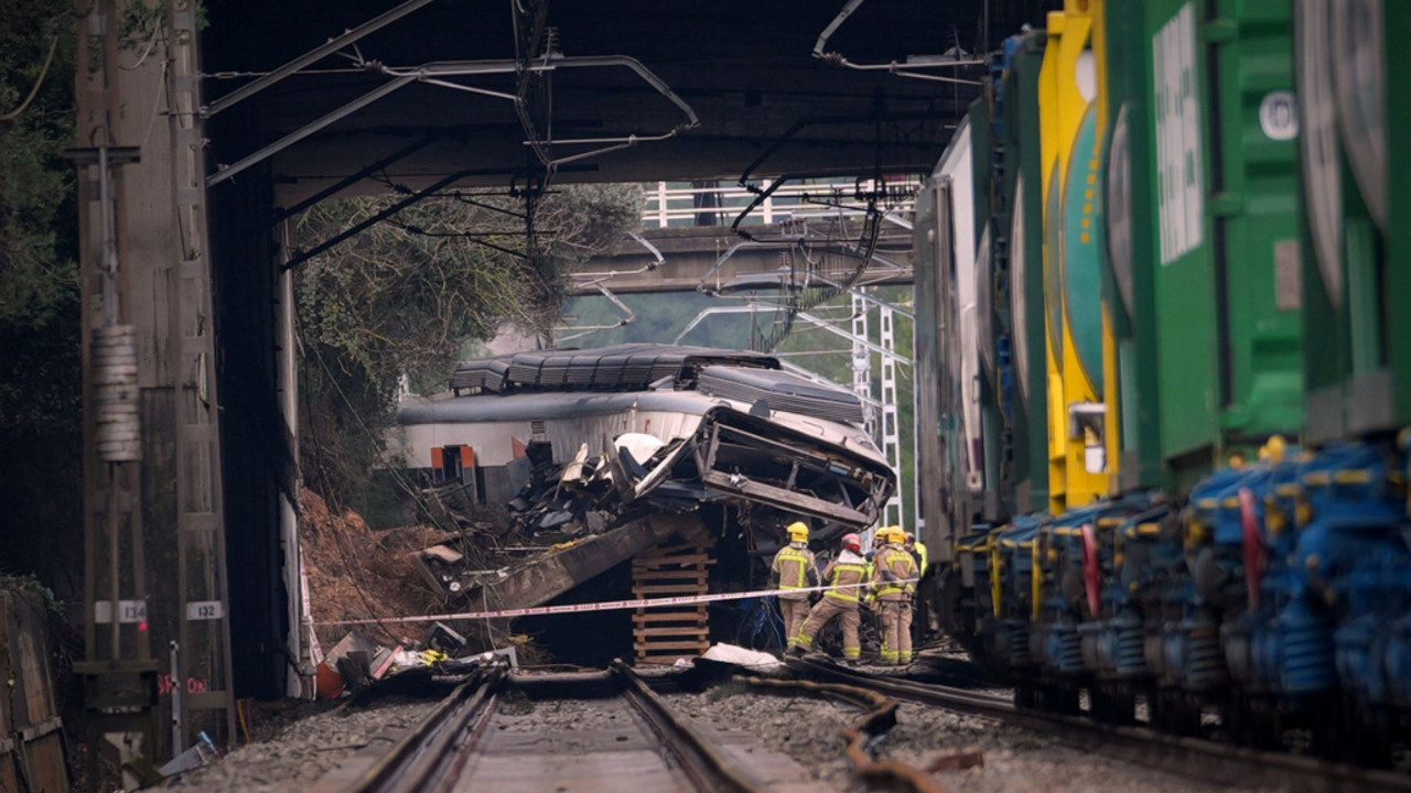 Ισπανία: Η κυβέρνηση υπερασπίζεται τις επενδύσεις στις σιδηροδρομικές μεταφορές